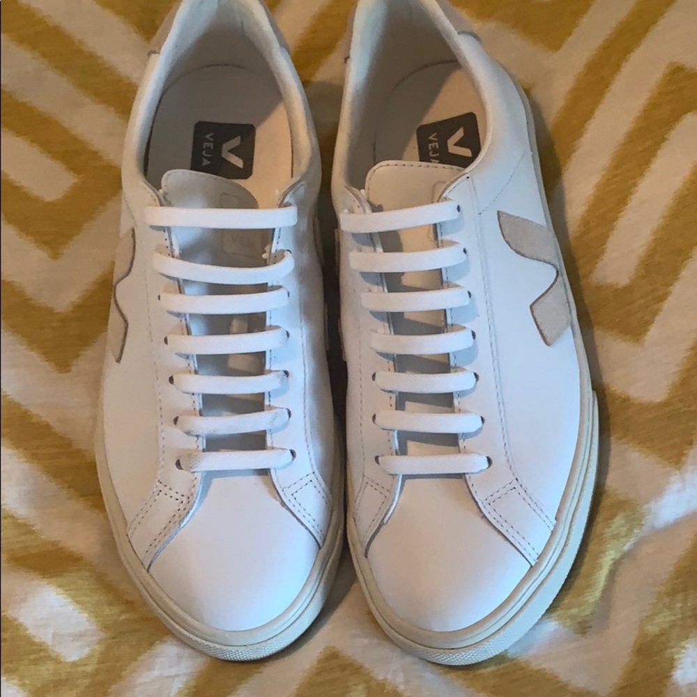 Veja Esplar Low Leather White Sable Sneakers